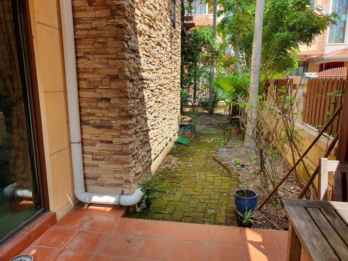 Apartamento Eden Cosy Living Batu Ferringhi Exterior foto