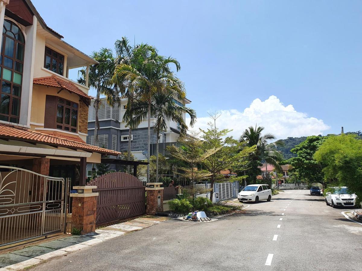 Apartamento Eden Cosy Living Batu Ferringhi Exterior foto